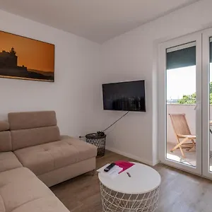https://second-home.in-istria.net