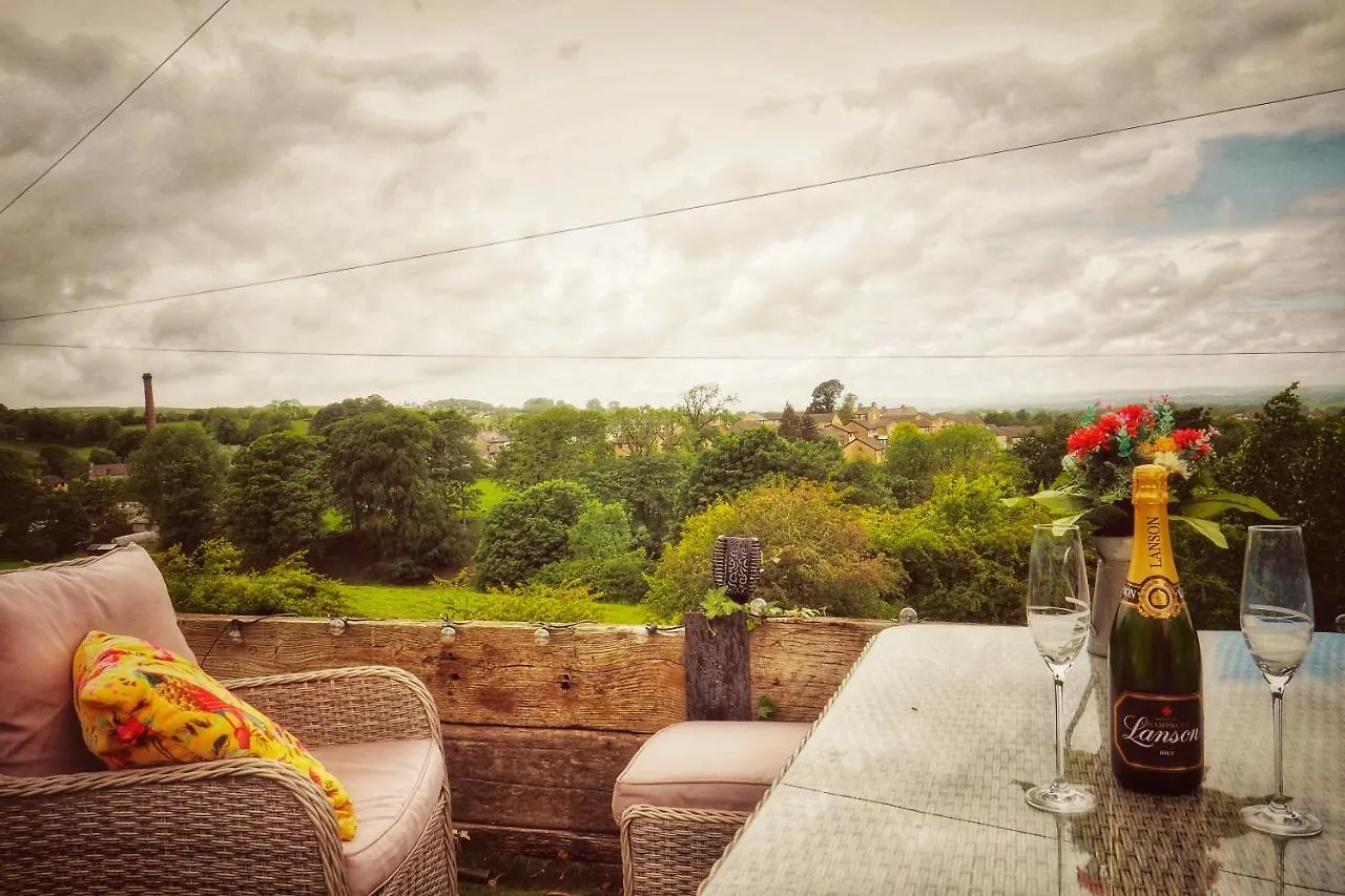 Homestay Alma Cliffe Guest House Barnoldswick United Kingdom