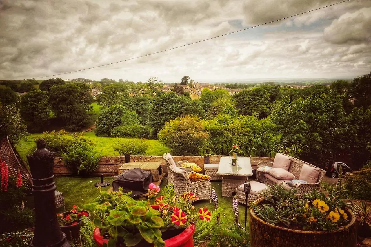 Homestay Alma Cliffe Guest House Barnoldswick