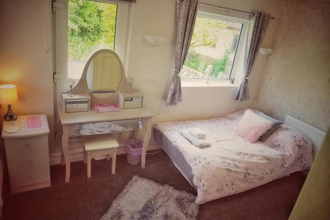 Homestay Alma Cliffe Guest House Barnoldswick